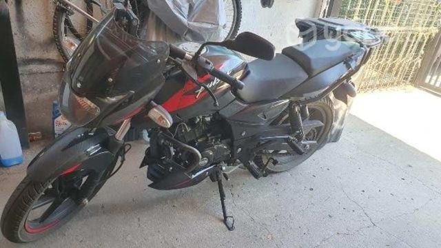 Moto bajaj pulsar td 150