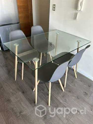 Comedor más 4 sillas