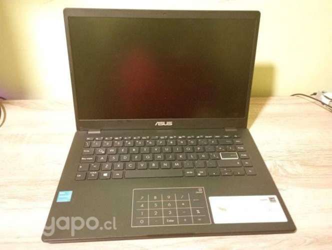 Laptop ASUS E410K Casi nuevo