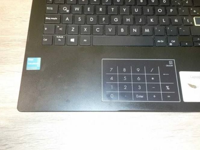 Laptop ASUS E410K Casi nuevo