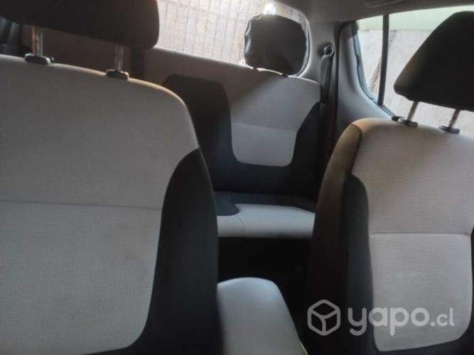 Mitsubishi l200 2014