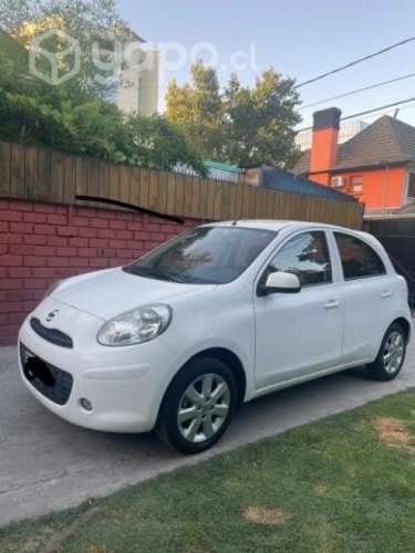 Venta nissan March automático 2013