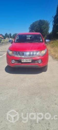 Camioneta mitsubishi