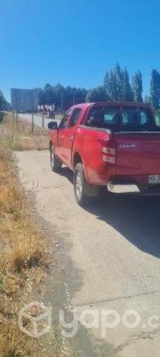 Camioneta mitsubishi