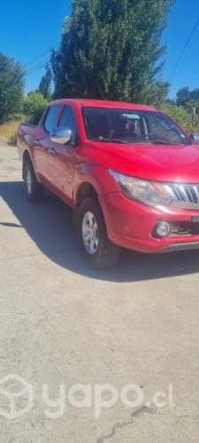 Camioneta mitsubishi