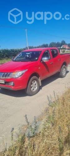 Camioneta mitsubishi