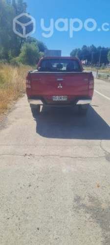 Camioneta mitsubishi