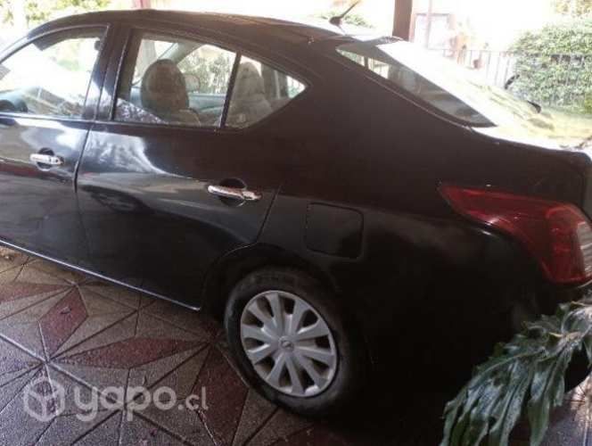 Vendo nissan versa automático sin problemas mecáni