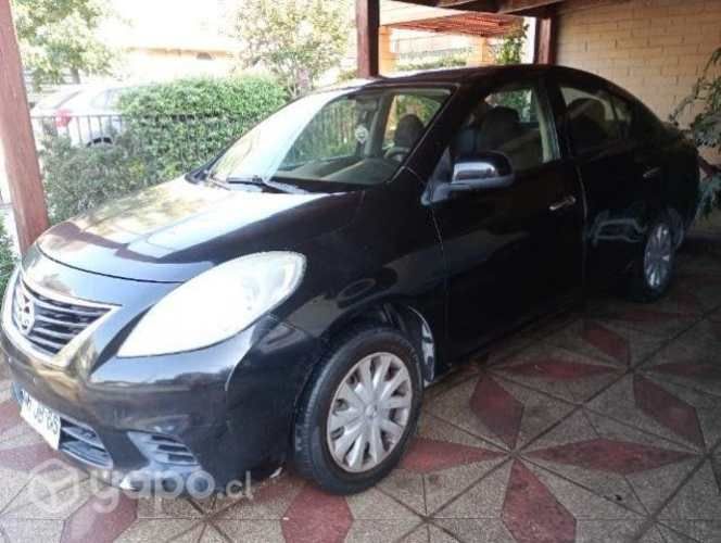 Vendo nissan versa automático sin problemas mecáni