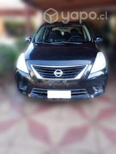 Vendo nissan versa automático sin problemas mecáni