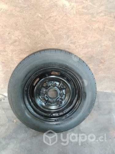 Neumático y llanta 155 r 13. C