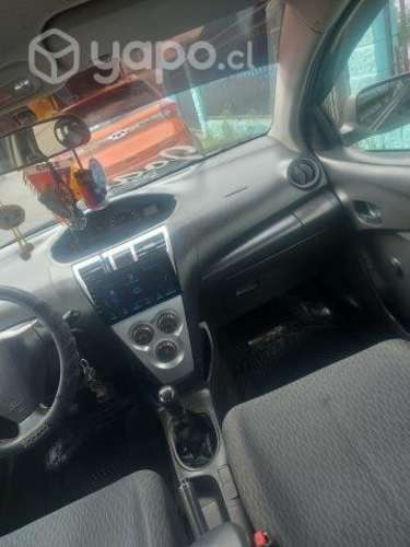 Se vende o permuta toyota yaris