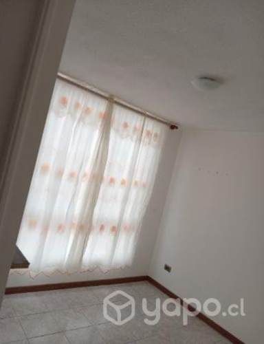 Arriendo departamento 2° piso. atras defensa civil