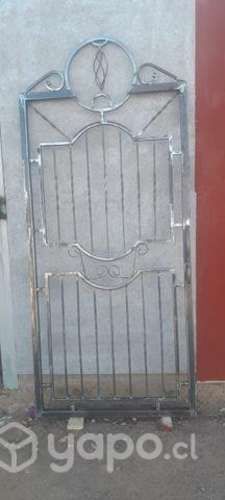 Puerta de fierro