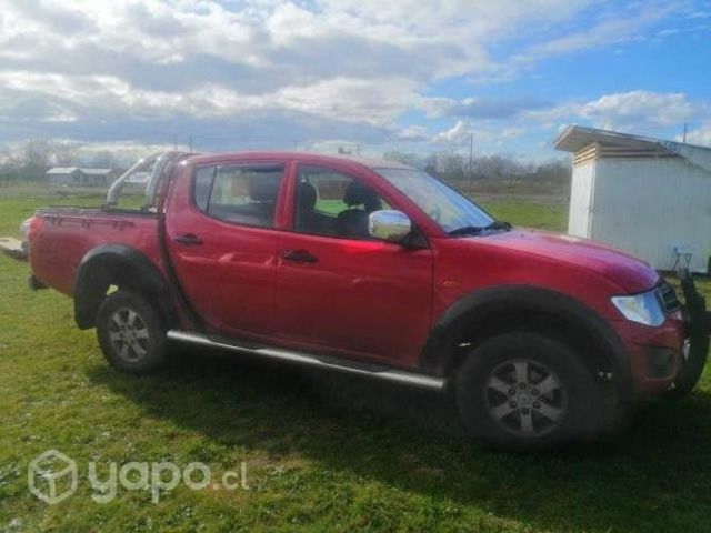 Mitsubishi l200 2013
