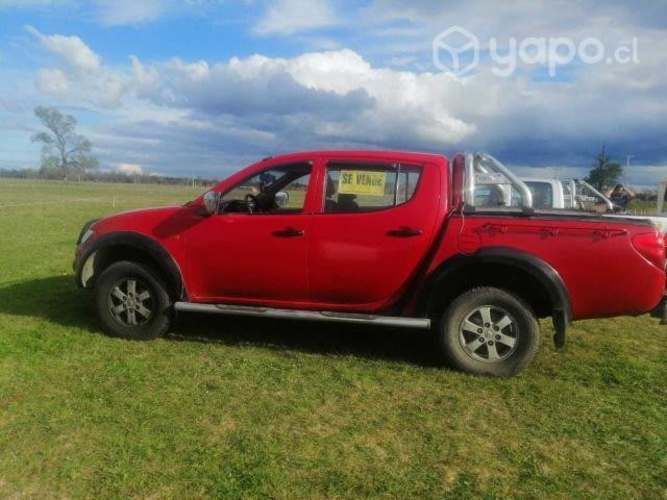 Mitsubishi l200 2013