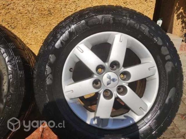 Llantas y neumáticos 265 65 R17 (Montero Sport)