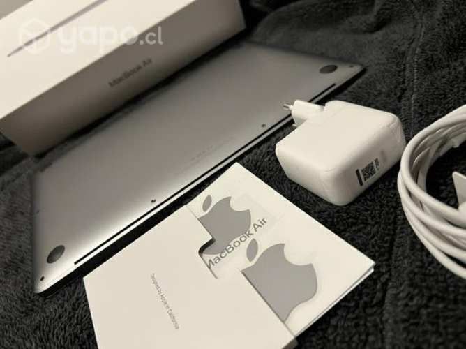 MacBook Air 13 256gb chip M1