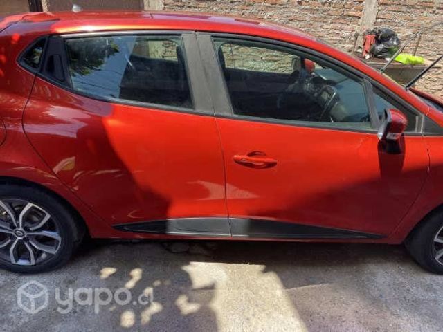 Renault clio 1.2 con AC