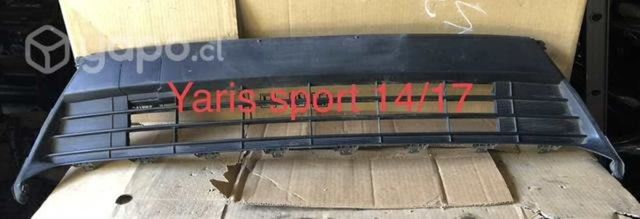 Rejilla Toyota yaris sport 2014/2017