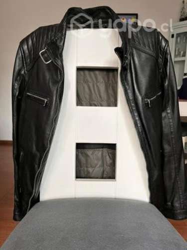 Chaqueta de cuero negra nueva