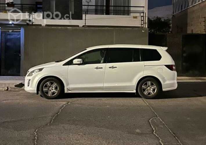 Se vende Mazda MPV