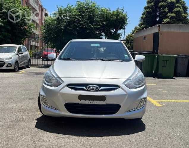 Hyundai accent hatchback (impecable)