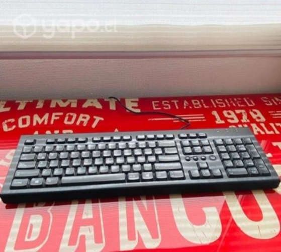 Computador Lenovo 14&#34; más teclado