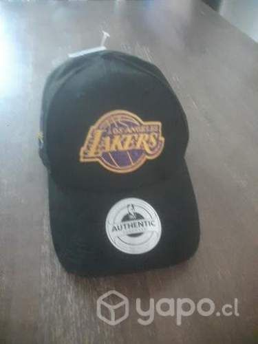Gorro Lakers