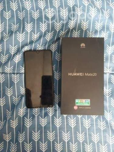 Huawei mate 20 con accesorios y caja