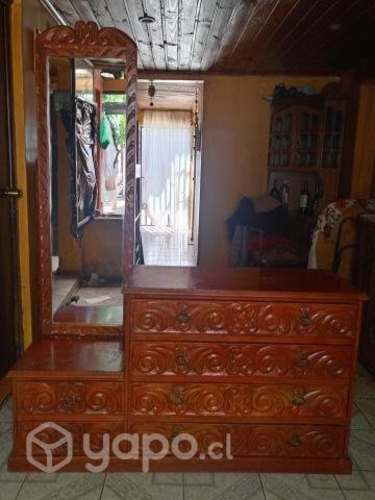mueble antiguo impecable con espejo