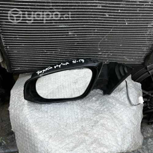 Toyota Hilux retrovisor izquierdo año 2016-2019