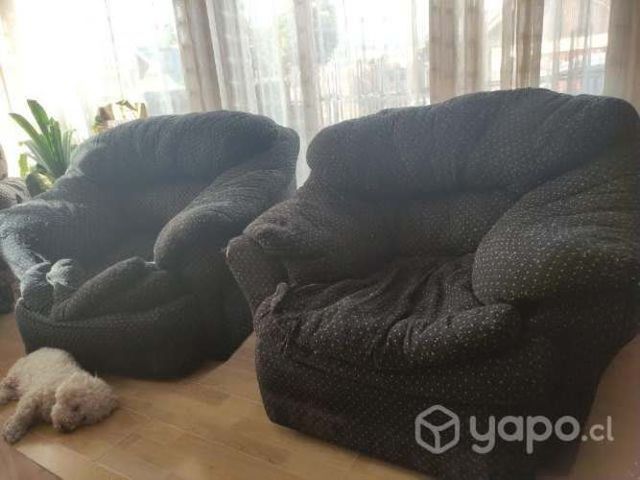 2 sillones y un sofá , regular estado , género