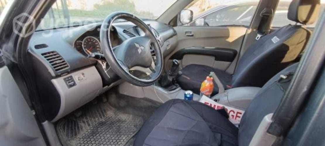 Mitsubishi l200 2010