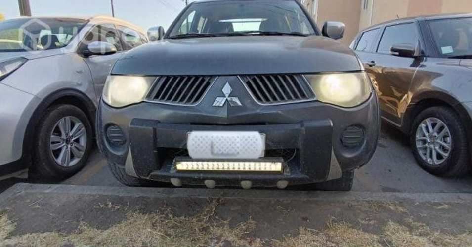 Mitsubishi l200 2010