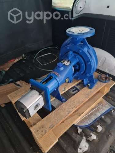 Bomba camión aljibe