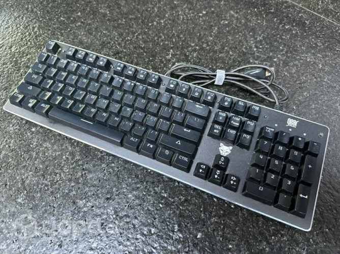 Teclado mecánico Gear retro iluminado