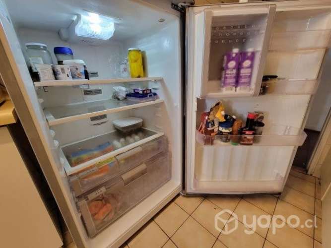 Refrigerador en buen estado.