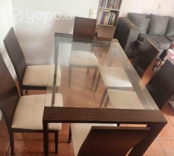 Mesa de comedor sin sillas