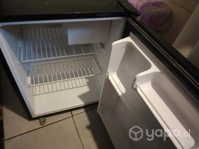 Frigobar helando perfectamente