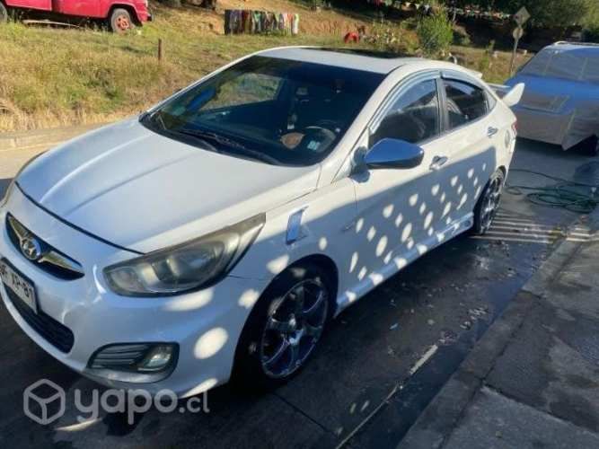 Hyundai accent RB 2011