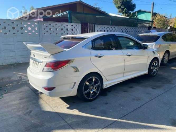 Hyundai accent RB 2011