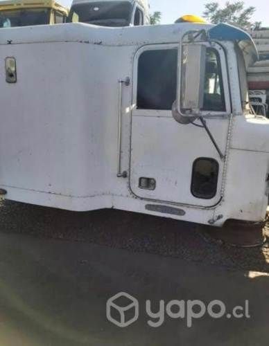 Cabina freightliner fld 120