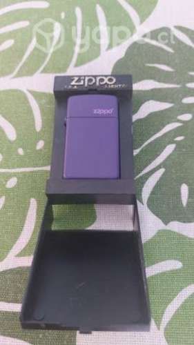 Encendedor marca Zippo mujer