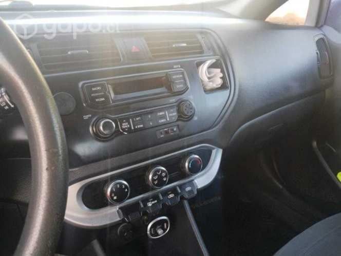 Kia motors rio 2013
