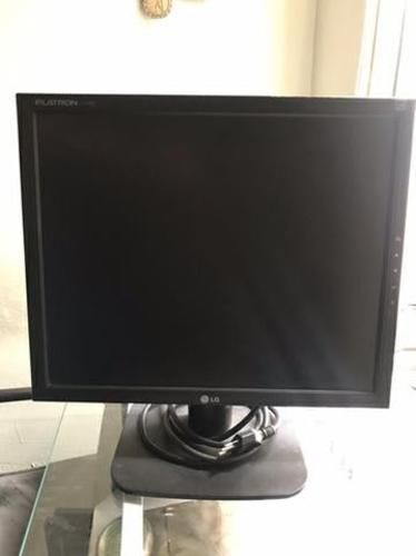 Monitor LCD LG de 17 Pulgadas