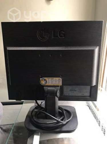 Monitor LCD LG de 17 Pulgadas
