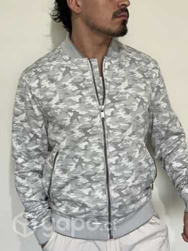 Polerones y camiseta de running