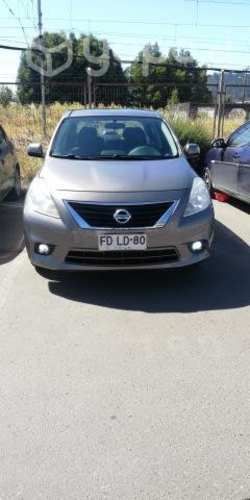 Se vende, Nissan Versa advance 2013