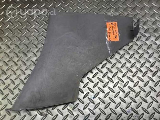 Tapiz cubre pilar del inf izq Hyundai H1 2007-12